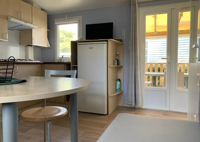 Mobil 4 Personnes La Nouvelle Campsite